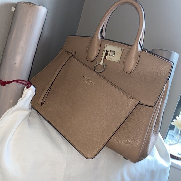 FERRAGAMO The Studio Bag CASHEW Authentic & NWT - Picture 15 of 17